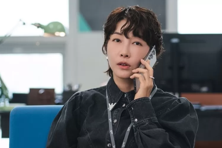 Tampil stylish dan penuh cinta, Jin Seo Yeon siap comeback lewat drama komedi Because There Is No Next Life (Instagram @tvchosuninsta)