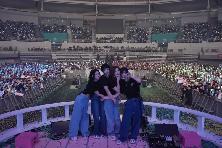 QWER dapat dukungan dari Yoon Do Hyun untuk single terbaru mereka Blue Whale (Instagram @qwerband_official)