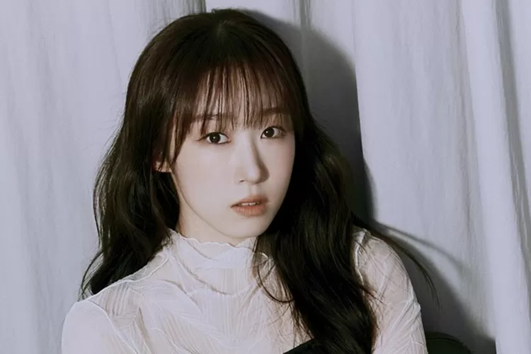 Soobin WJSN cerita tentang drama musikal Burn The Witch dalam sesi pemotretan dengan Rolling Stone Korea (Instagram @rollingstonekorea)