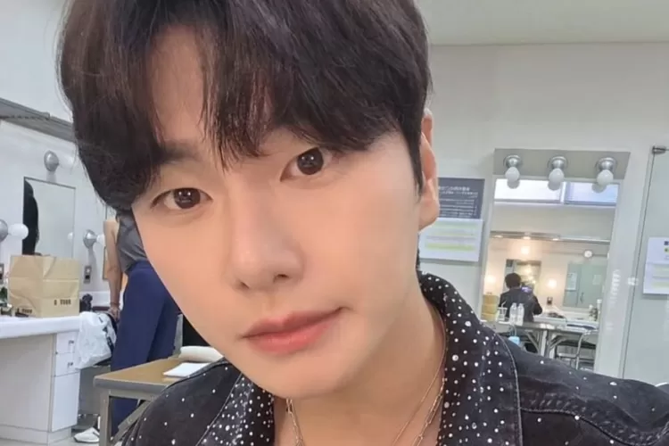 Seorang wanita yang menyebarkan rumor tentang Lee Yi Kyung meminta maaf (Instagram @luvlk89)