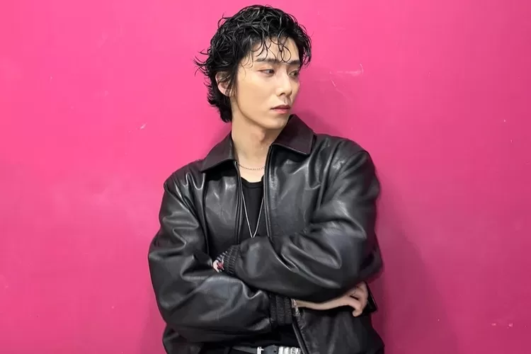 Hwiyoung SF9 foto bareng seorang wanita yang mengenakan gaun pengantin (X / Twitter @0_rbsl)