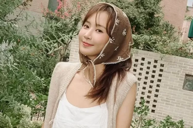 Yuri SNSD bagikan foto-foto dengan konsep gaya retro 90an (Instagram @yulyulk)