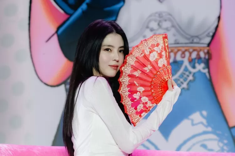 Han So Hee akan segera menyelesaikan rangkaian tur fanmeeting di tengah kendala penjualan dan pembatalan (X / Twitter @9atoent)