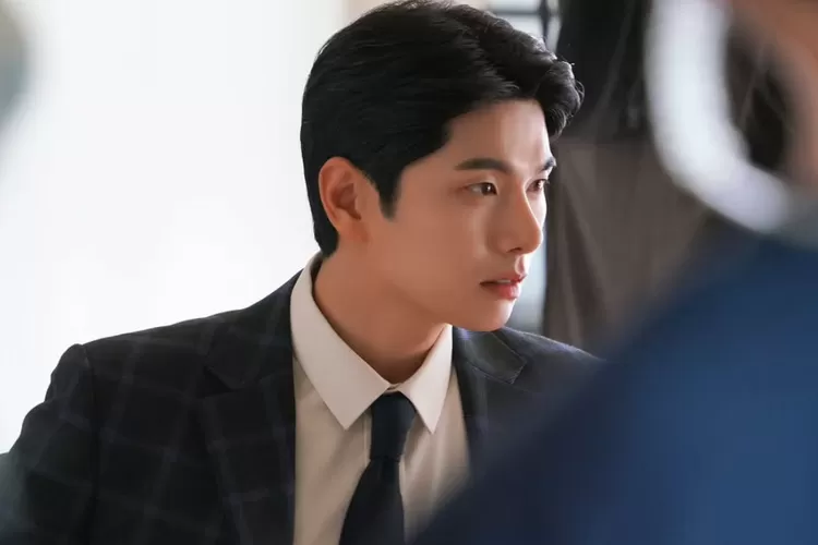 Agensi ungkap kabar terbaru soal Lee Yi Kyung  (instagram @luvlk89)
