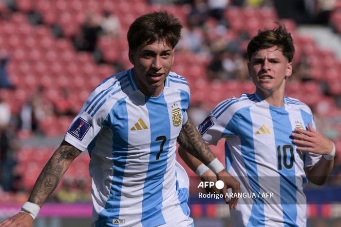 Maher Carrizo merayakan gol untuk timnas Argentina pada laga Piala Dunia U-20 2025 melawan Nigeria di Stadion Nasional Santiago, Cile (8/10/2025).