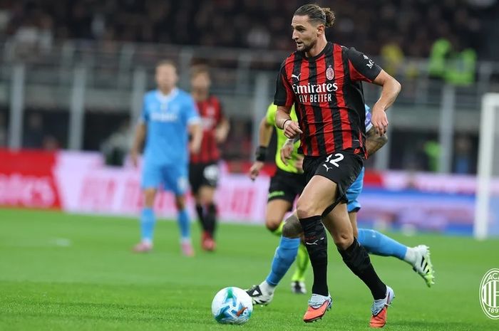 Gelandang baru AC Milan berpaspor Prancis, Adrien Rabiot.
