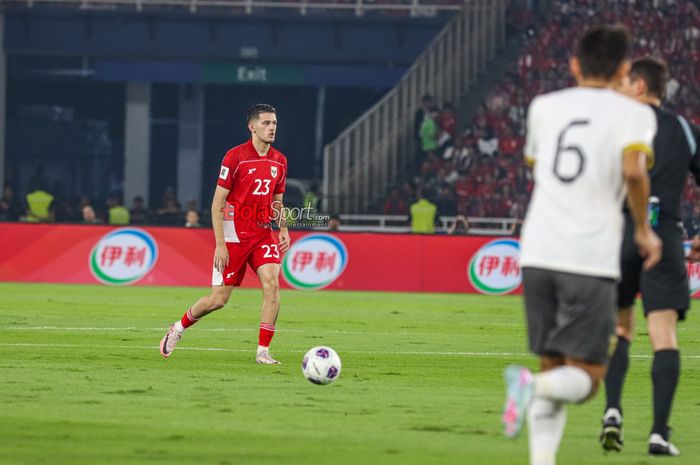 Justin Hubner (kiri) sudah tiba di Arab Saudi untuk laga Timnas Indonesia di putaran keempat Kualifikasi Piala Dunia 2026.