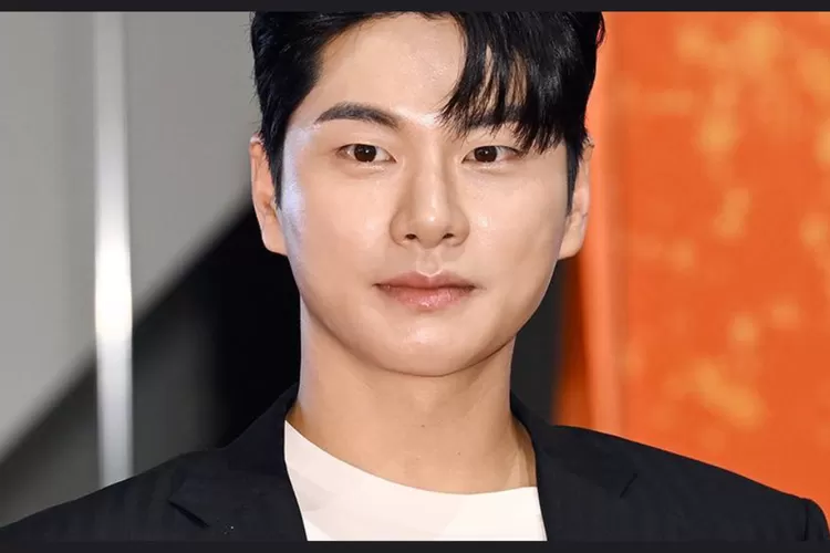 Lee Yi Kyung Dikabarkan Kembali Syuting Program TV Setelah Muncul Rumor Kehidupan Pribadinya (HANCINEMA)