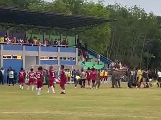 Pertandingan Sepak Bola Porprov XII TALA vs Tabalong Berakhir Ricuh, Tim Tamu Pilih WO