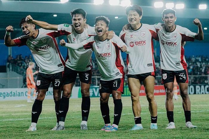 Selebrasi Garudayaksa usai mencetak gol pada lanjutan pekan keempat Championship 2025/2026 menghadapi Persiraja Banda Aceh