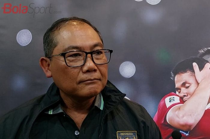 Ketua Badan Tim Nasional (BTN) PSSI sekaligus Manajer Timnas Indonesia, Sumardji saat memberi keterangan kepada awak media di Sarinah, Jakarta Pusat, Minggu (24/8/2025).